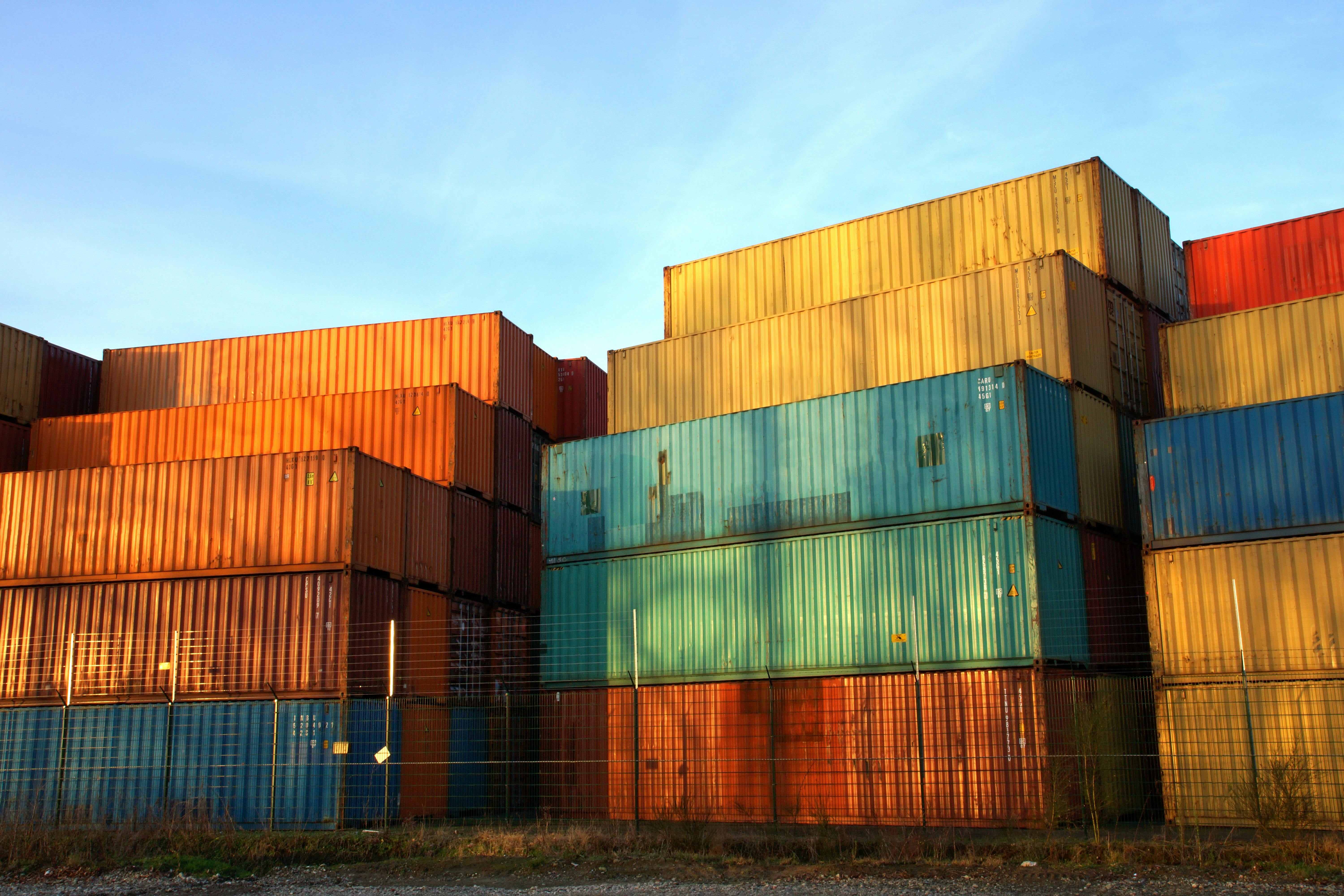 海运整柜vs拼箱怎么选？FCL与LCL全面对比指南