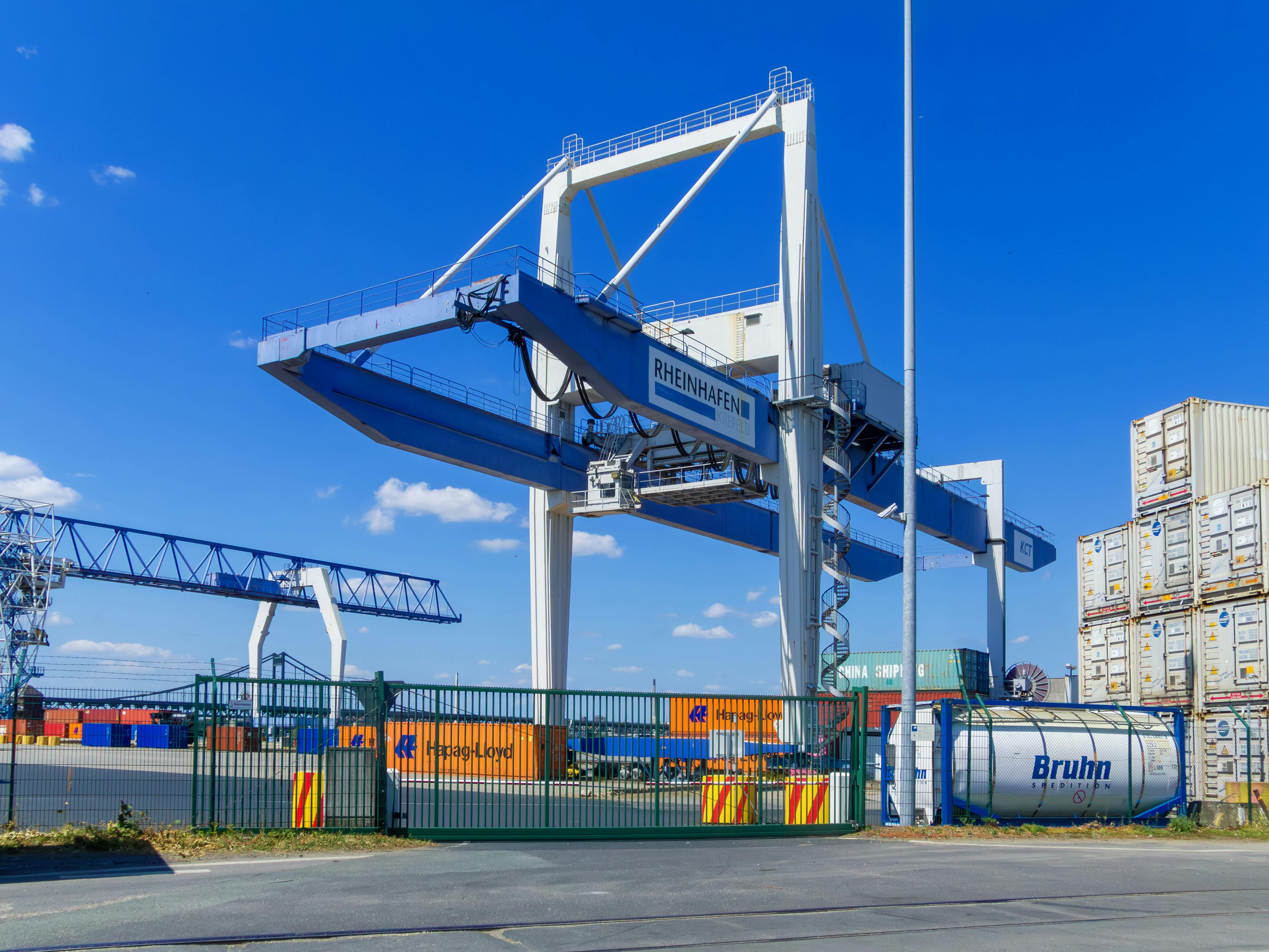 从中国发货到法国 — 2026年运费、时效、港口、海关全攻略 从中国发货到法国 — 2026年运费、时效、港口、海关全攻略